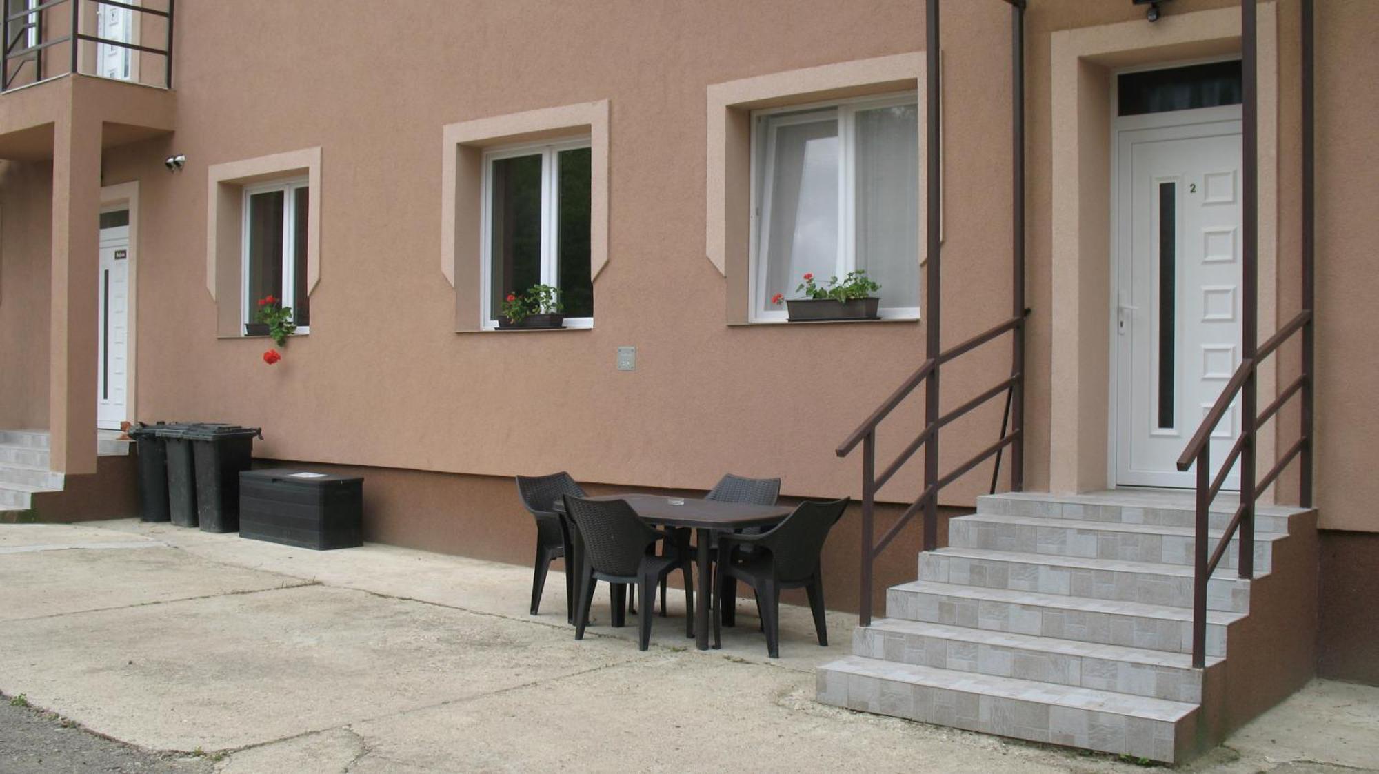 Izisz Apartman Matraterenye Exterior photo